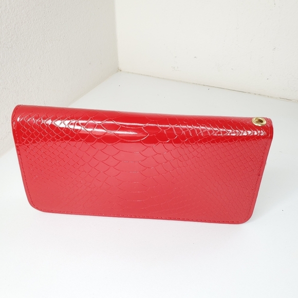 Ladies Red Patent Leather Stunning Wallet - Picture 7 of 7